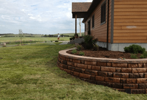 backyard-garden-retaining-wall