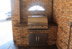 outdoor-kitchen-brick-grill